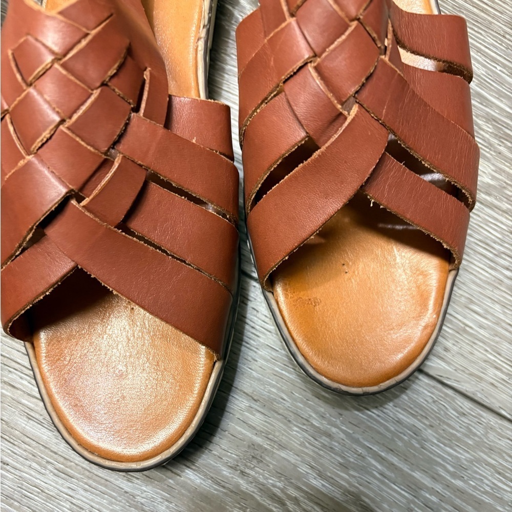 Huaraches Bearpaw Brown Leather Women's Sandals - Picture 6 of 9